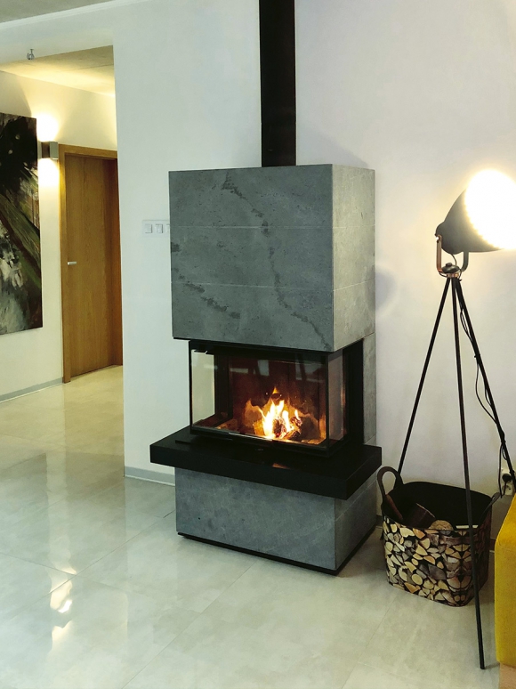 CARA C 02 kamień - designerski kominek akumulacyjny z wysuwanymi drzwiczkami